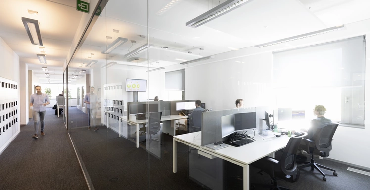 gebouw savaco binnen medewerkers aan het werk