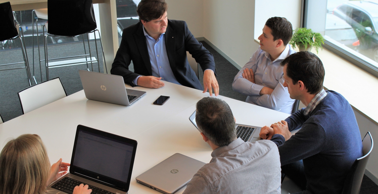 savaco's cybersecurity experts aan een rondetafelgesprek